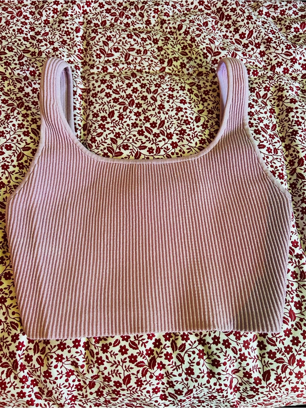 Aritzia crop top 💜